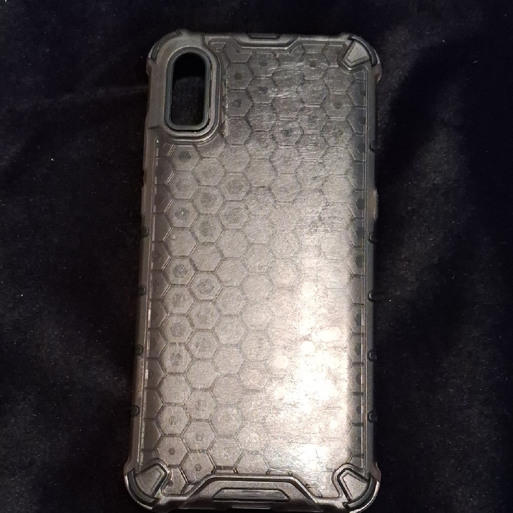 Alcatel Black Smartphone with Charger and Case - Picture 3 of 6